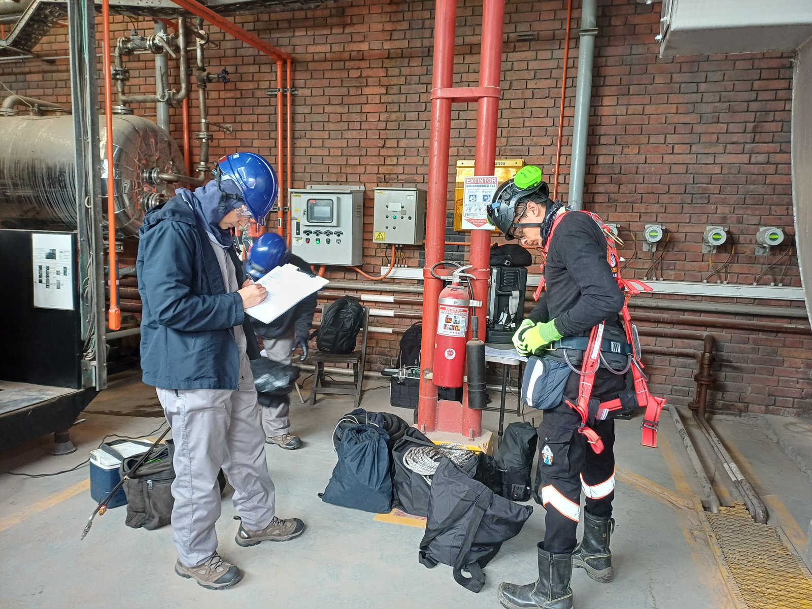 Rescate Industrial / Avanzado alturas teórico - Practico en centro de entrenamiento.